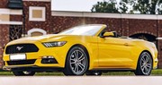 Кабриолет Ford Mustang GT желтый